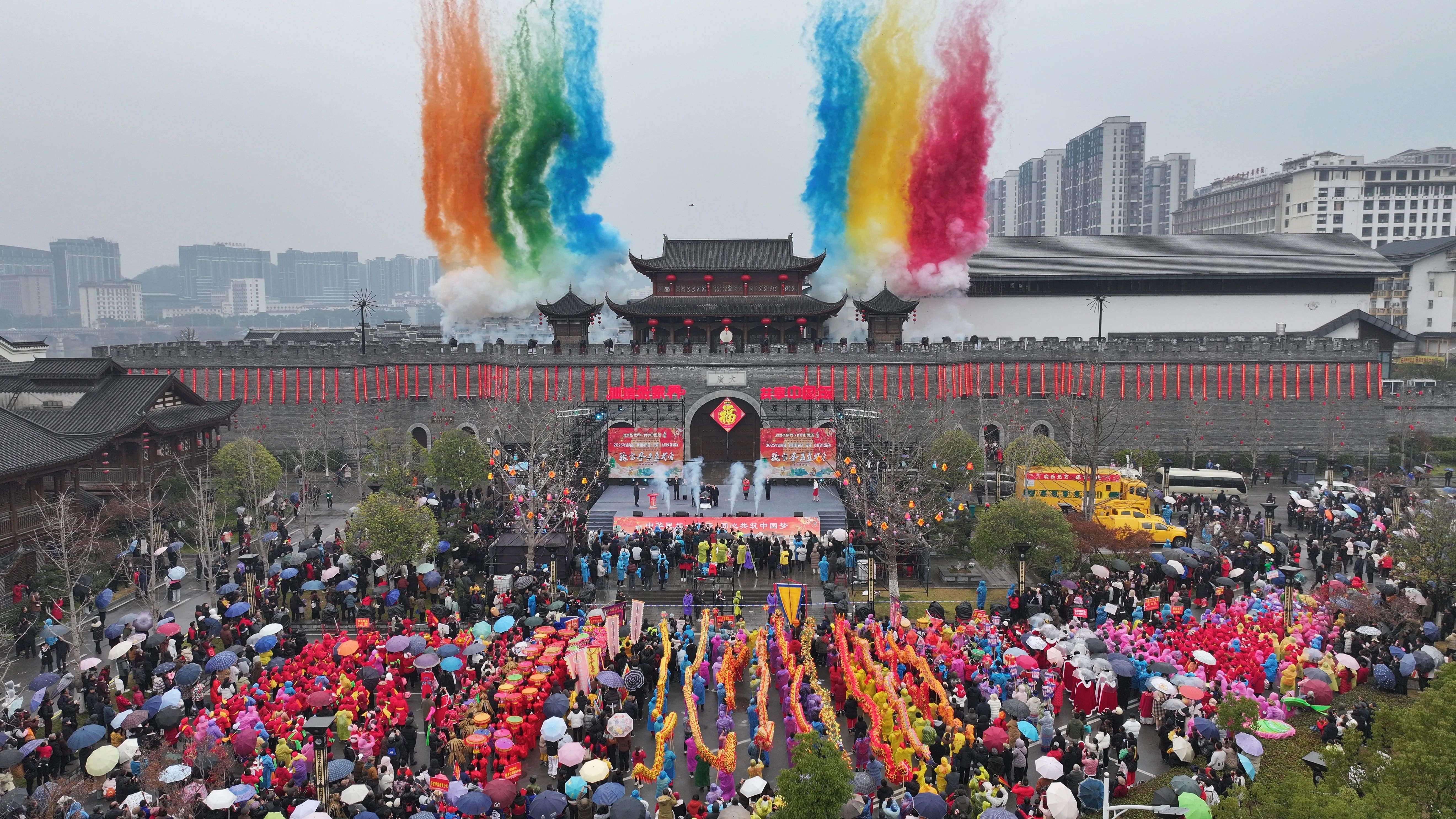 张家界元宵灯会:非遗国际化的当代实践